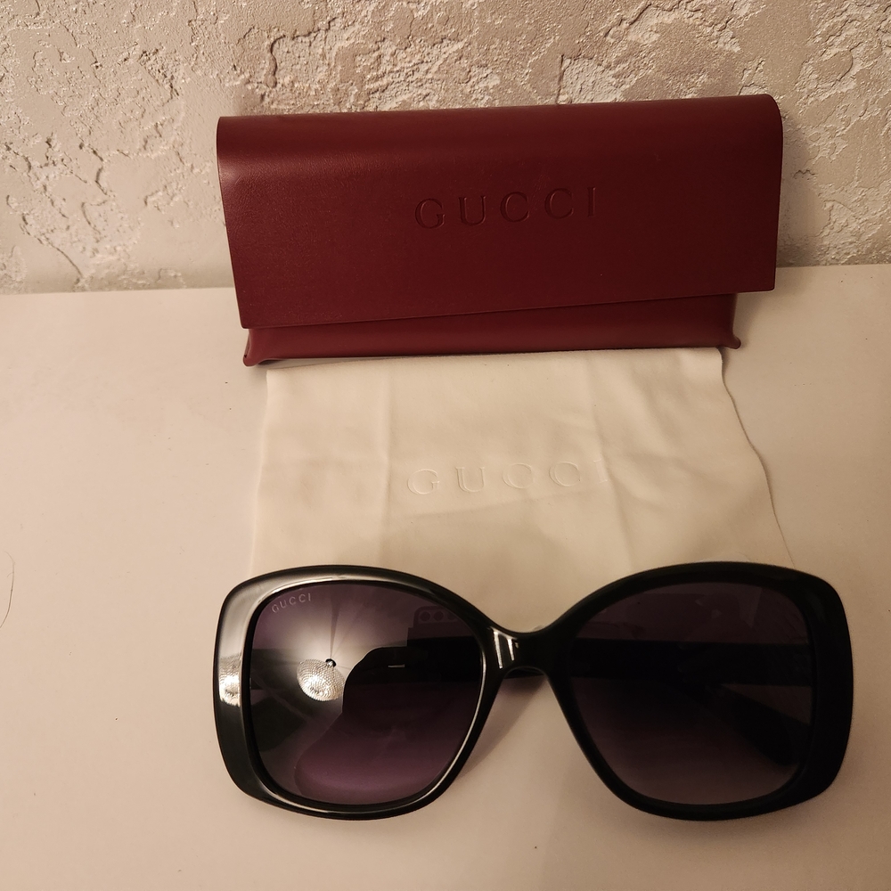 Gucci Black Sunglasses - Picture 5 of 5